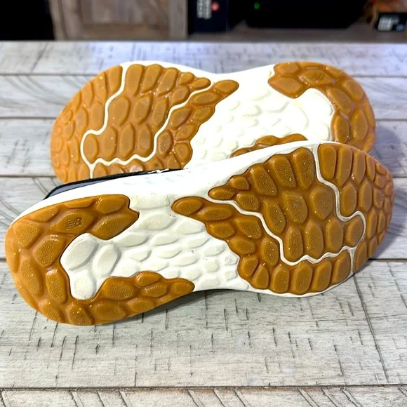 ♥️ New Balance Fresh Foam Tennis Shoe - Picture 7 of 9